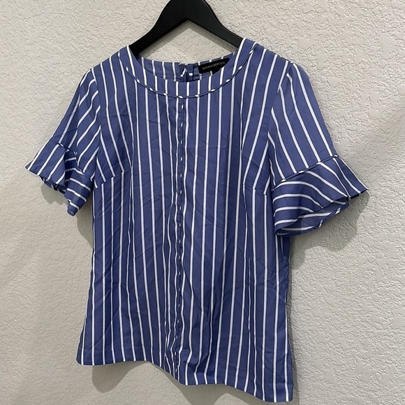 Banana Republic stripped too in size Small - Picture 2 of 7